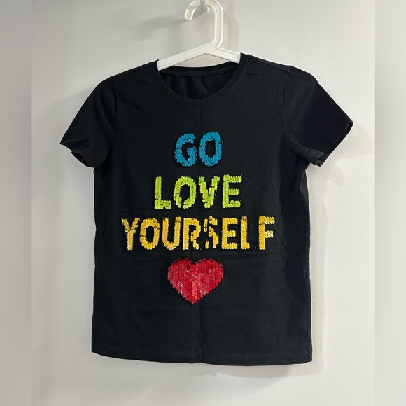 Alice + Olivia Black Tee with Colorful Sequin Design - Picture 1 of 3